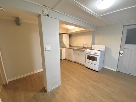$1,199 / 1 br / 1 ba / 450 sqft 275 Kensington unit 2 - Photo 3