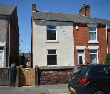 2 bedroom end of terrace house to rent - Photo 5