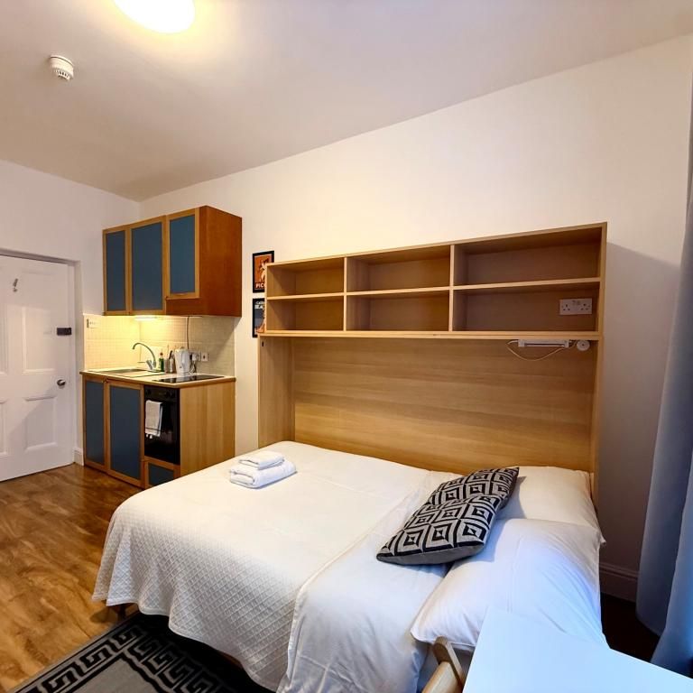 Flat 113 Fulham Palace Road, Fulham W6 9HH - Photo 1