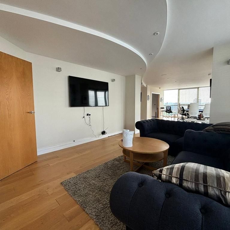 2 bedroom penthouse to rent - Photo 1