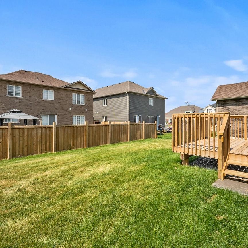 For Lease - 216 Cubitt Street, Clearview, Ontario - Photo 1