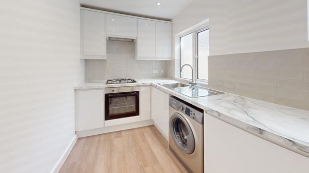 4 bedroom maisonette to rent - Photo 1