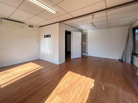 22 Culshaw Avenue, Clayton South VIC 3169 - House For Rent | Domain - Photo 3