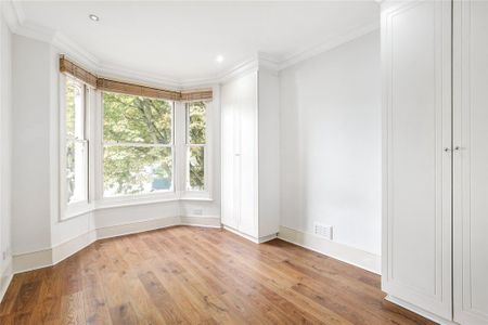 4 bedroom semi-detached house to rent - Photo 3