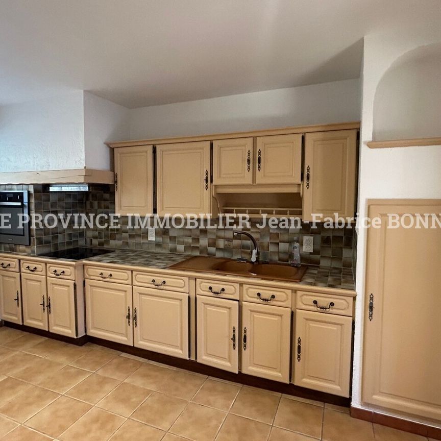 Location Maison 5 pièces 134m² SUZE LA ROUSSE 26790 - Photo 1