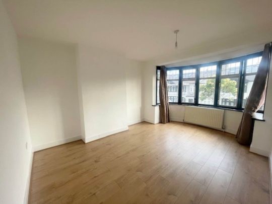 Sydney Road, Barkingside - Photo 1