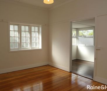 Charming Character Home in Prime Indooroopilly Location - Photo 5