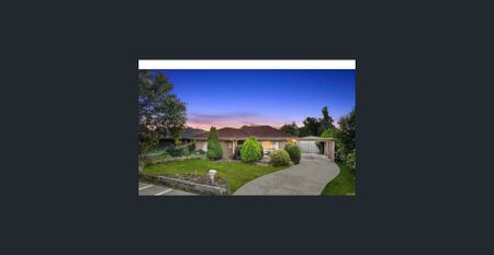 Family Living in Cranbourne North - Photo 5