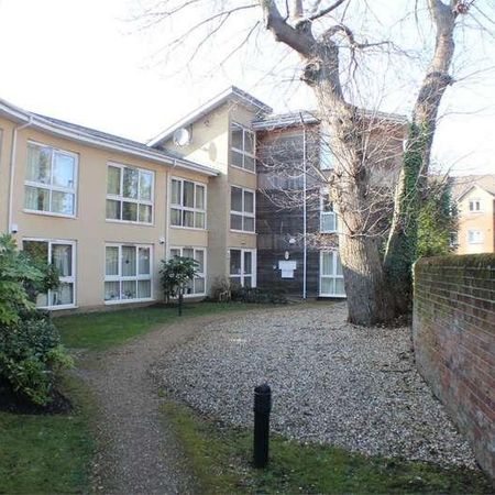 Regents Park Road, Shirley, SO15 - Photo 4