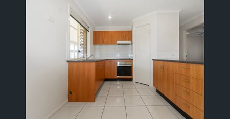 8 Hansen Street, Burnett Heads, Qld 4670 - Photo 5