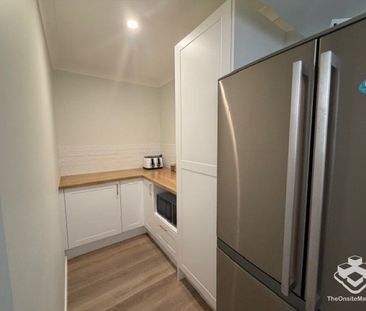 Fully Renovated Morden Home with Private Courtyard - Photo 4