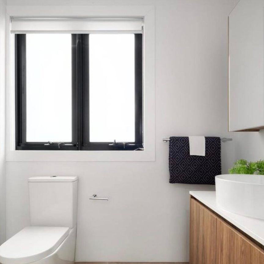 Mooroolbark - Photo 1