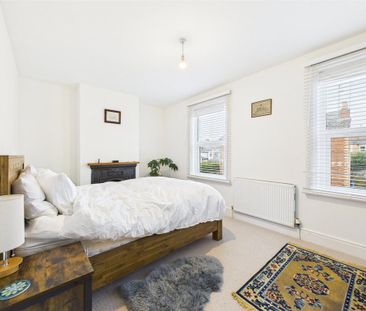 2 bedroom terraced house to rent - Photo 2