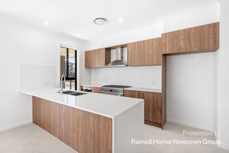 Modern Family Living - Photo 4