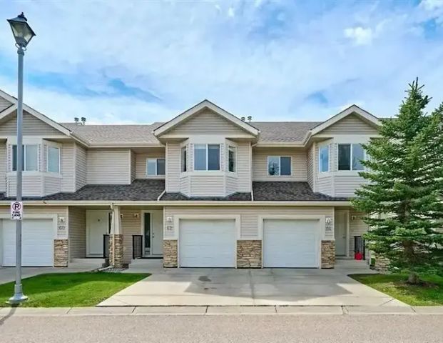 Royal Oak Gardens – 3 Bedroom Townhouse (1,250 sq ft) | 62 - Royal Oak Gdns NW, Calgary - Photo 1