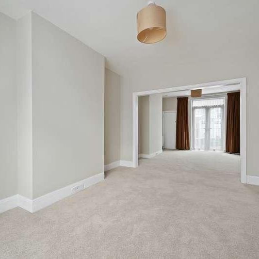 Wood Lane, London, NW9 - Photo 1