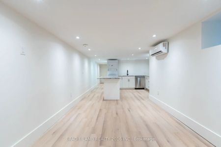 84 Sparkhall Avenue #Basement - Photo 5