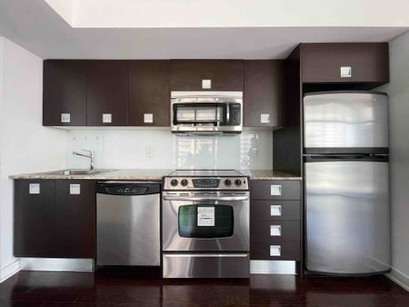 For Lease - 33 Charles Street Unit# 1109, Toronto, Ontario - Photo 4