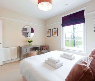 A superb first floor two bedroom apartment in a prime central location over looking Parkers Piece. - Photo 4