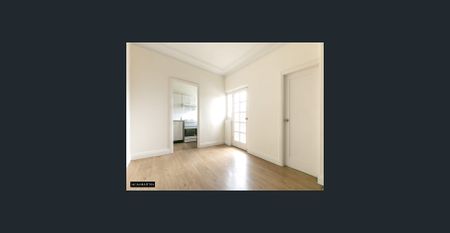 MGM MARTIN – FRESHLY PAINTED THREE BEDROOM APARTMENT - Photo 2