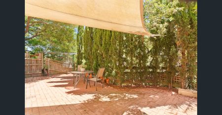 Freshwater Townhouse Showcasing Coastal Lifestyle - Photo 2