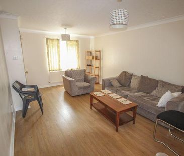 3 bedroom terraced house to rent - Photo 5