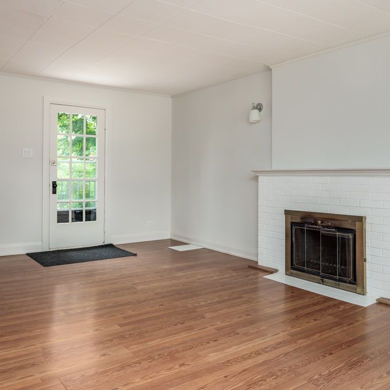 For Lease - 129 Major Mackenzie Drive, Richmond Hill, Ontario - Photo 1
