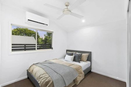 Executive Townhome in Prime Location! - Photo 3