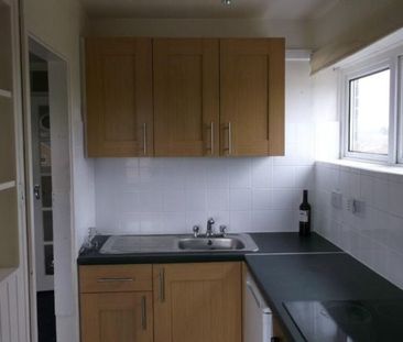 Studio Flat, Handcross Road, LU2 - Photo 2