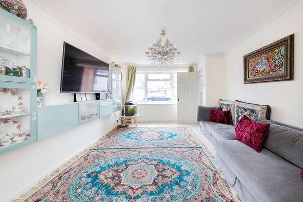 Parsons Mead, Abingdon, OX14 - Photo 1