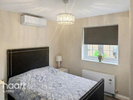 3 bedroom detached house to rent - Photo 5