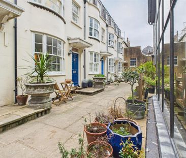 3 bedroom terraced house to rent - Photo 6