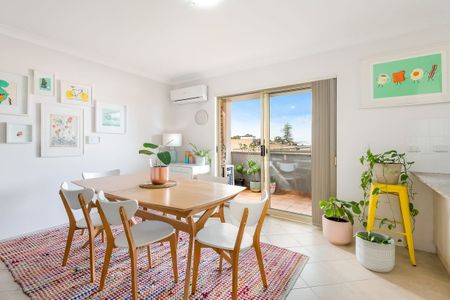 Bright & Spacious, Easy Living in the Heart of Bexley - Photo 3