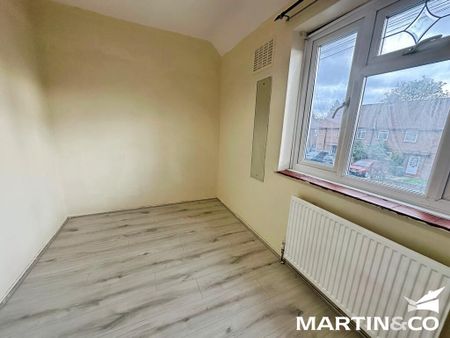 3 bedroom terraced house to rent - Photo 3