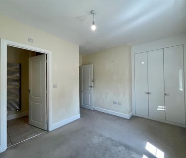 4 bedroom House To Let - Photo 6