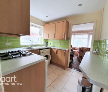 3 bedroom chalet to rent - Photo 5
