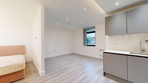 Studio to rent - Photo 1