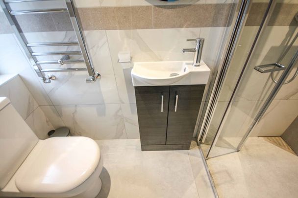 One-Bedroom House share - Photo 1