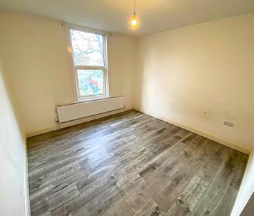 4 bedroom terraced house to rent - Photo 5