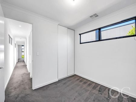 Open the Door to Designer Living Between the City and the Sea - Photo 3