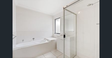 Modern Home in Glenvale - Photo 5