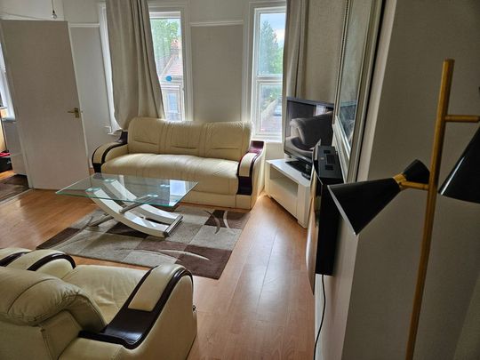 Lower Addiscombe Road - Photo 1