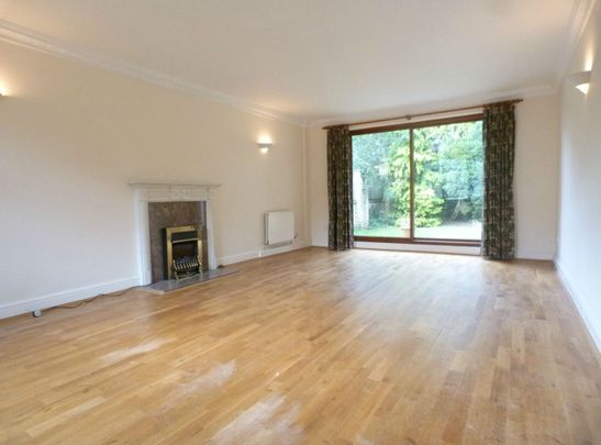 Churchfields Avenue, WEYBRIDGE, KT13 - Photo 1