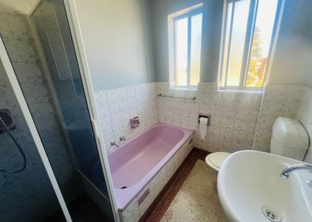 Affordable Unit between the City & Bay! - Photo 2