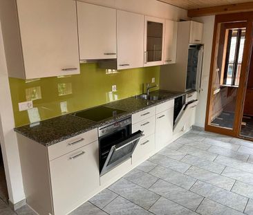 Gemütliche 2.5-Zimmer-Wohnung in Gümmenen zu vermieten - Photo 2