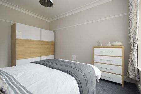 1 bedroom in a house share to rent - Photo 3