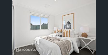 Near new, single level family home - Photo 5