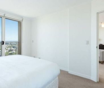 Executive One-Bedroom Apartment with Iconic Views in 'Elan' – Fully... - Photo 5