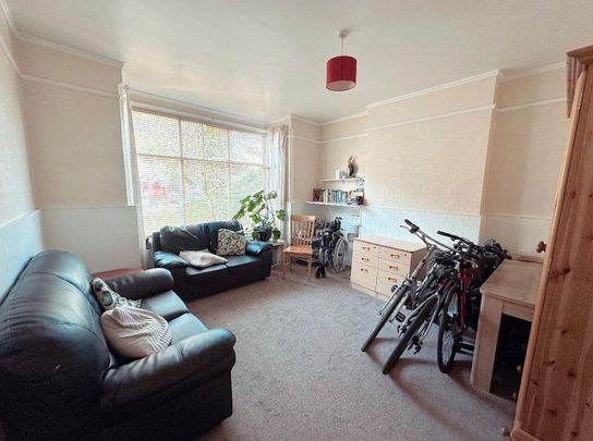 6 bedroom house to rent - Photo 1