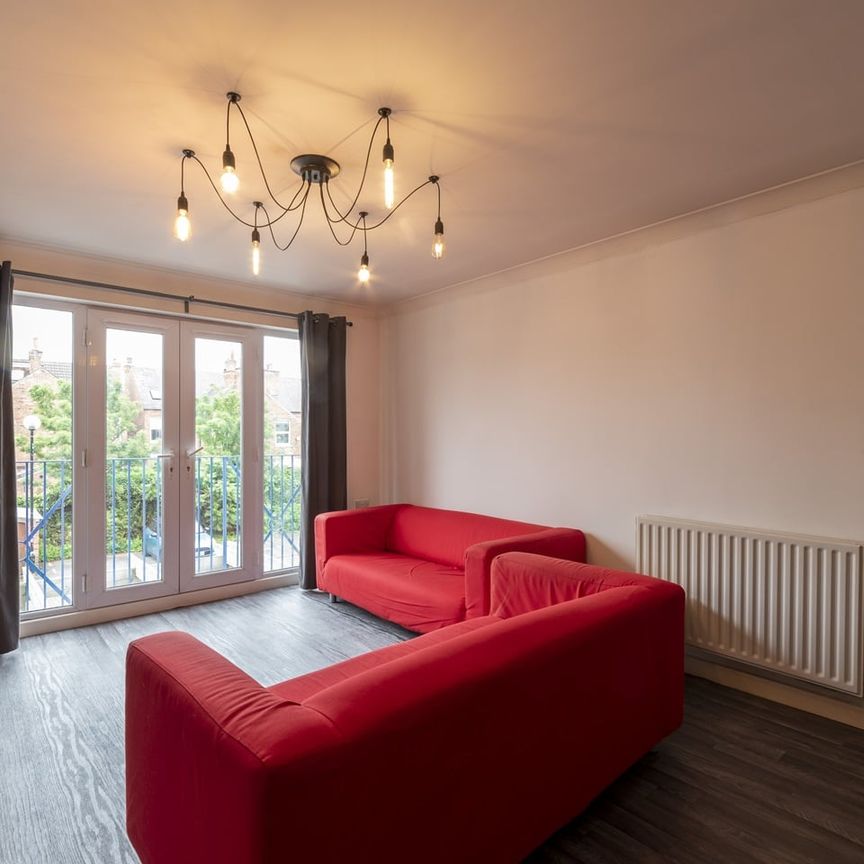 4 Bed Flat, Edward Court, NG2 - Photo 1